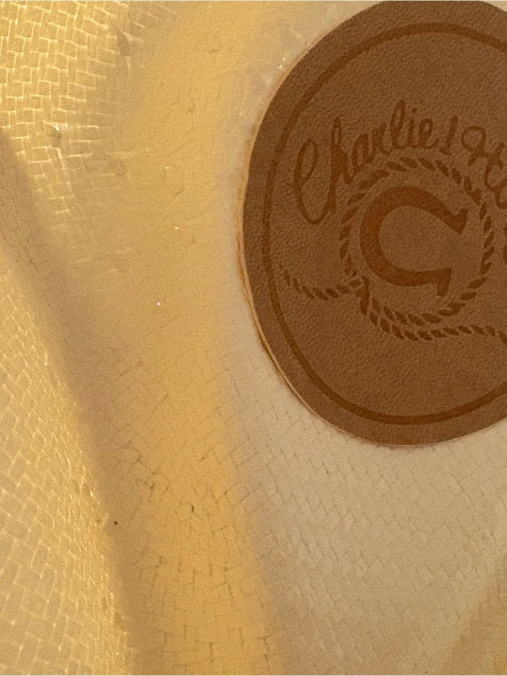 Charlie 1 Horse classic white